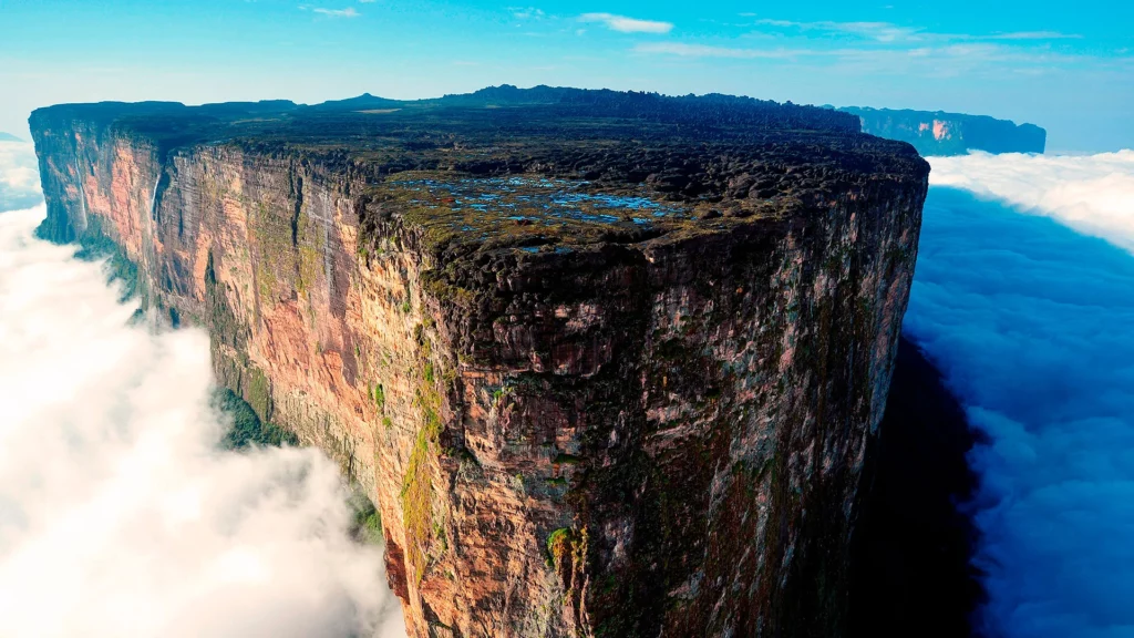 Roraima-Tepuy-Venezuela-TheGoldenShelter.com