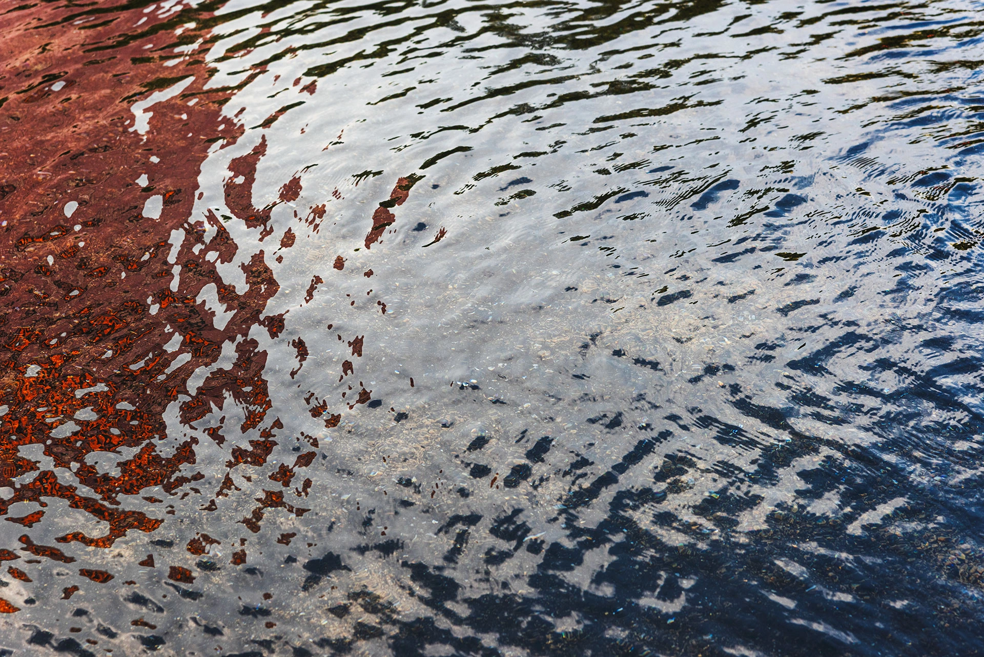 Water-Canaima-Lagoon-TheGoldenShelter.com