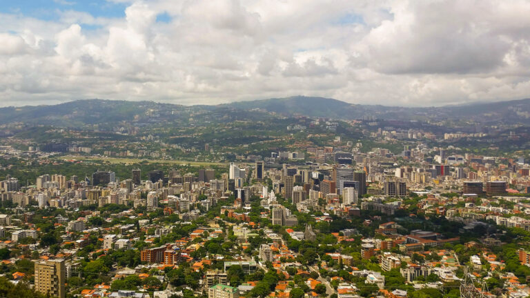 View-of-Caracas-Venezuela-from-Ávila-Hill-TheGoldenShelter.es